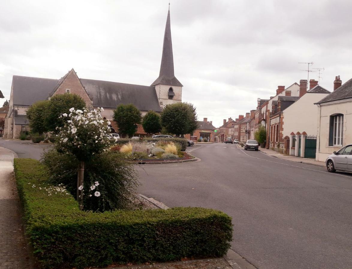 Les Palerees, Petite Maison Au Coeur De La Sologne Des Etangs Saint-Viâtre Exteriör bild